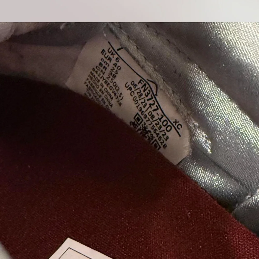 Air Jordan 1 Retro Low OG ‘Year of the Dragon’ (2024) - Picture 6 of 6
